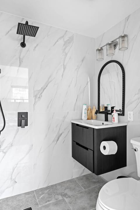 Cozy Full Suite Private Bathroom Quiet Stay House in Cerritos