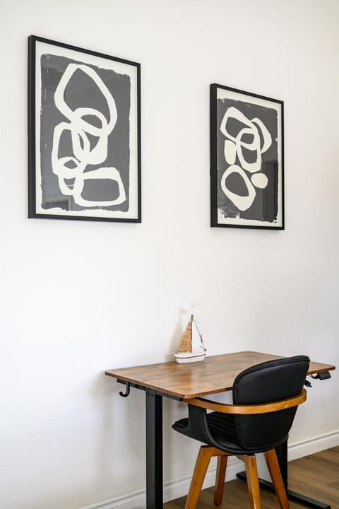 Upgraded Queen Suite Private Ensuite Bright Stay House in Cerritos