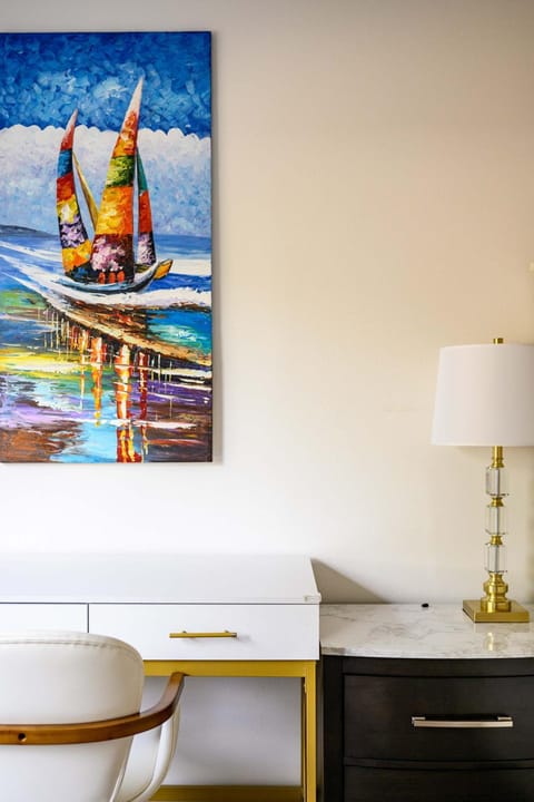 Premium Queen Room Private Ensuite Bright House in Cerritos