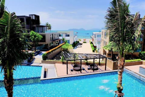 Off site, Day, Bird's eye view, Garden, Balcony/Terrace, Banquet/Function facilities, Decorative detail, Beach, On site, Sea view, Area and facilities, Swimming pool, Location