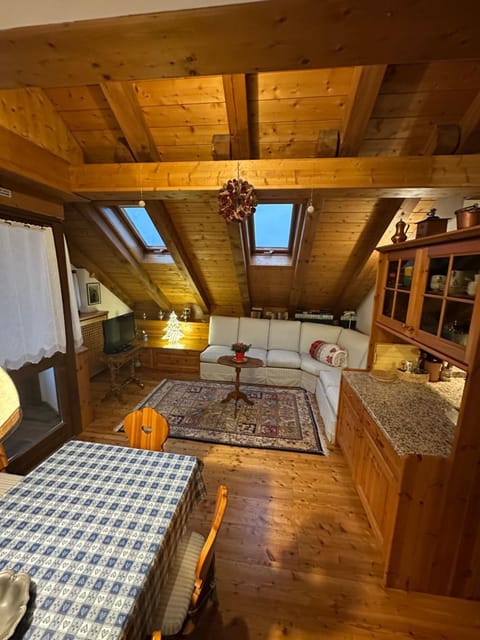 Living room, Photo of the whole room