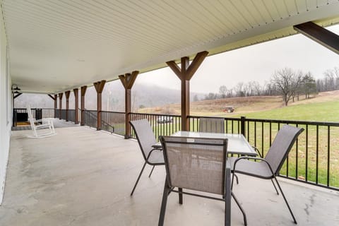 Mtn Views! Peaceful Rural Retreat in Mapleton House in Raystown Lake