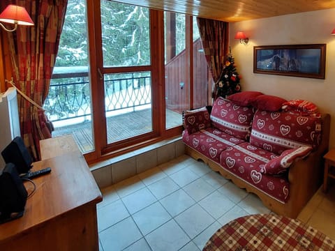 View (from property/room), Balcony/Terrace, Living room
