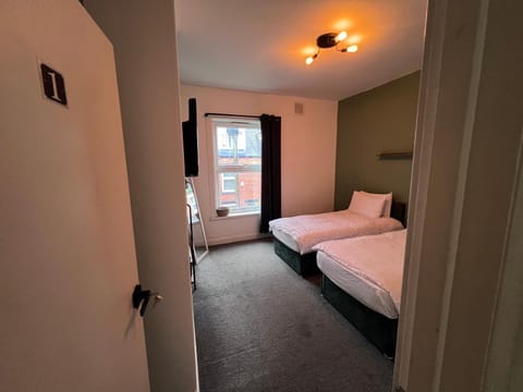 The Bluebird Rooms II Bed and Breakfast in Leeds
