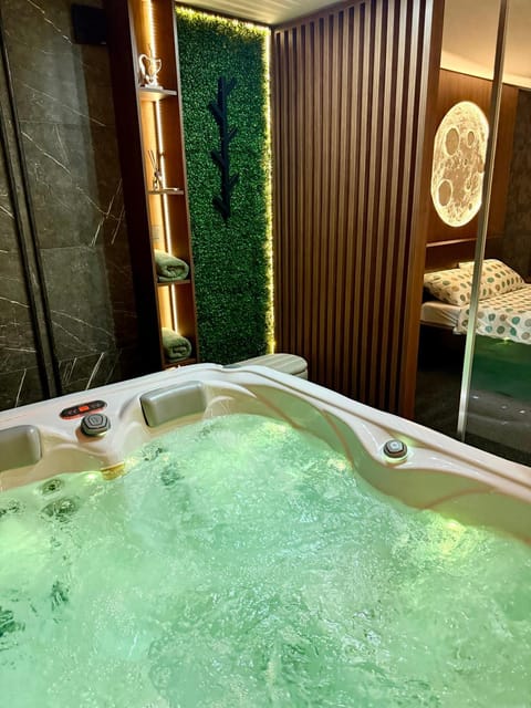 Hot Tub, Bathroom, Bath