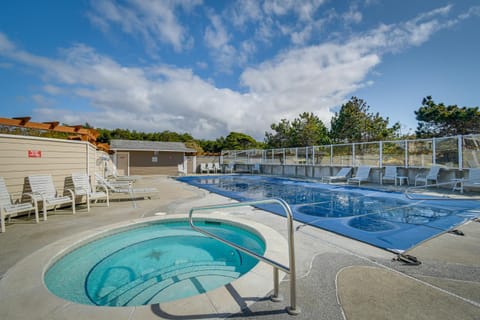 Beach Access and Community Perks! Westport Hideaway Apartment in Westport