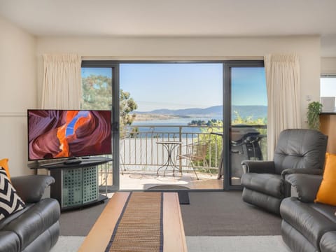 Balcony/Terrace, Living room, Lake view