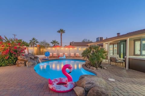 Ella Oasis Heated Pool Hot Tub Near Old Town House in Tempe