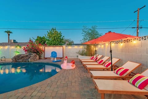 Ella Oasis Heated Pool Hot Tub Near Old Town House in Tempe