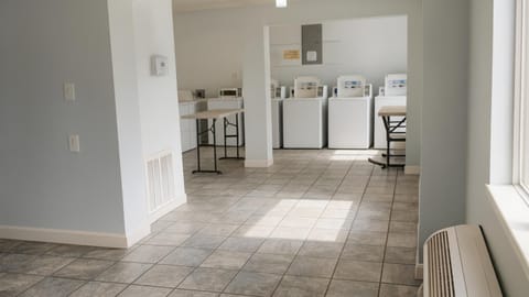 Gated 2 Double Beds Studio with Full Kitchen 106 Apartment in Baton Rouge