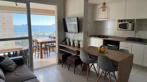 Communal lounge/ TV room, TV and multimedia, Balcony/Terrace, Kitchen or kitchenette, Dining area, Sea view