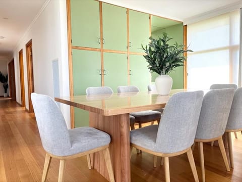 Simple Comfort: Bridport Retreat House in Bridport