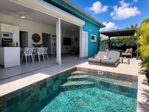 Day, Natural landscape, Garden, Dining area, Garden view, Pool view, Swimming pool, sunbed