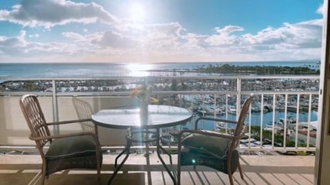 Ocean view studio with parking Apartment hotel in Honolulu