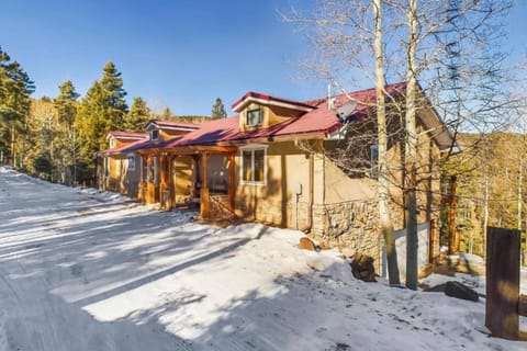 Luxury Angel Fire 5BR 4B, Views!, Game Room House in Angel Fire