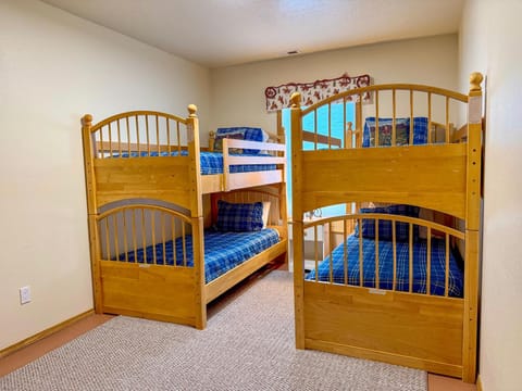 Photo of the whole room, Bedroom, bunk bed