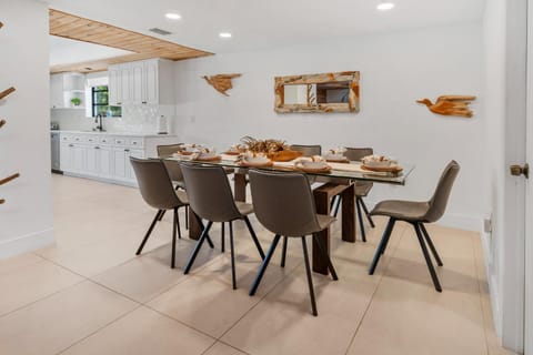 Villa Aqua Haven Villa in North Bay Village