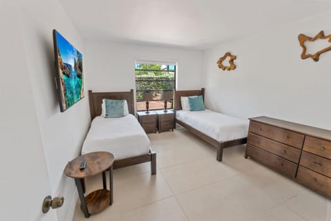 Villa Aqua Haven Villa in North Bay Village