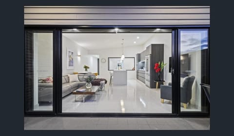 The Marina Penthouse Bellerive Quay Apartment in Bellerive