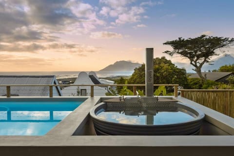 Bilssful Villa House in Cape Town