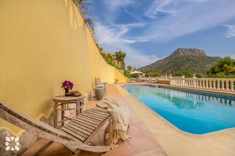 Balcony/Terrace, Swimming pool, Swimming pool, sunbed