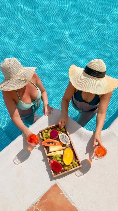 People, Guests, Swimming pool, Swimming pool, group of guests