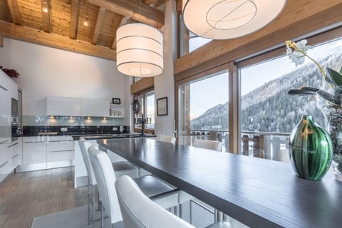 Natural landscape, Kitchen or kitchenette, Dining area