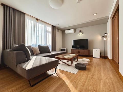 Communal lounge/ TV room, Living room, Seating area