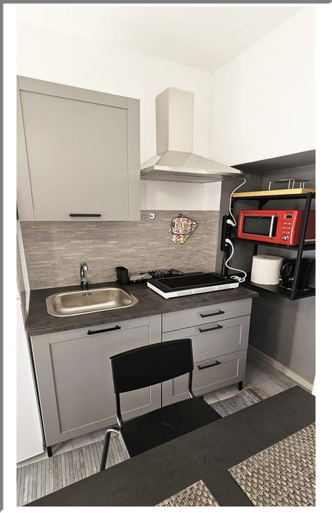 Kitchen or kitchenette, Living room