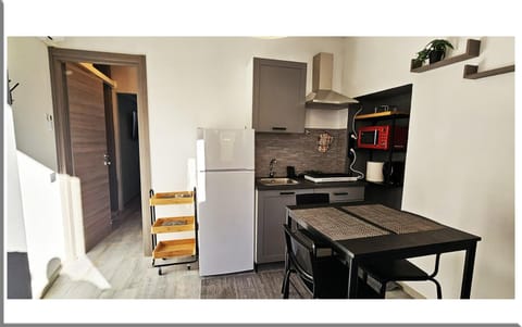 Kitchen or kitchenette, Living room
