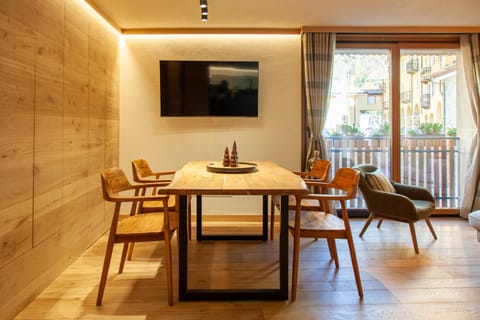 TV and multimedia, Dining area