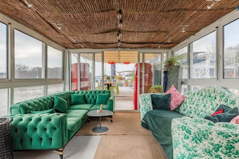 Appartement aménagée Terrasse étoilée 20 mn des Champs-Elysées, Park Apartment in Clichy