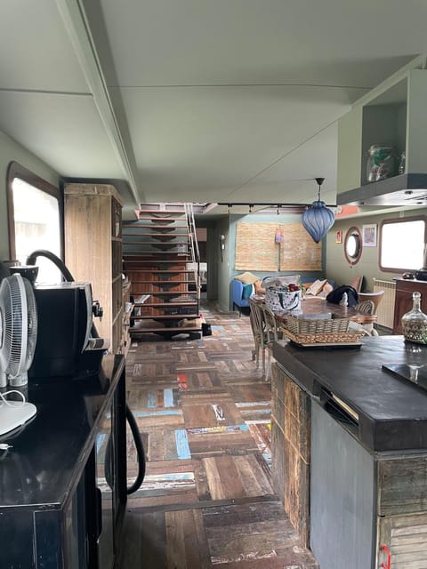 Appartement aménagée Terrasse étoilée 20 mn des Champs-Elysées, Park Apartment in Clichy