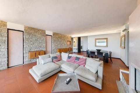 La Baia2, lake view, quiet Apartment in Lake Garda