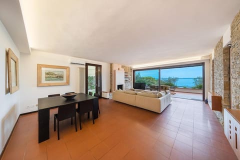 La Baia2, lake view, quiet Apartment in Lake Garda