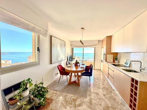 Kitchen or kitchenette, Dining area, Sea view