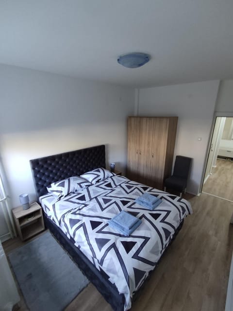 Bed, Bedroom, wardrobe