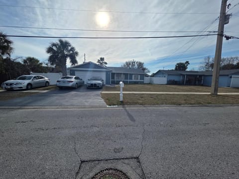 Adobe place House in Florida