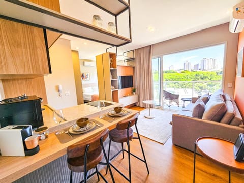 TV and multimedia, Coffee/tea facilities, Kitchen or kitchenette, Living room, Dining area, air conditioner