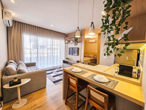 TV and multimedia, Kitchen or kitchenette, Living room, Dining area, Evening entertainment