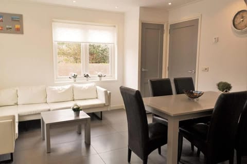 Nieuwe Dijkstraat 3b House in Westkapelle