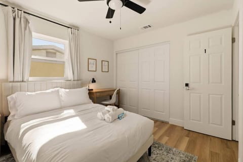 Elegant Auburndale Rooms Near the Speedway & Lake House in Auburndale