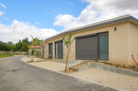 Résidence moderne avec appartements lumineux et rénovés aux portes de Lyon Apartment in Lyon