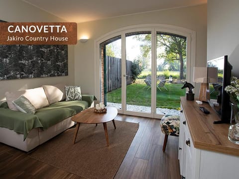 Patio, Garden, Living room, Seating area, Dining area, Garden view