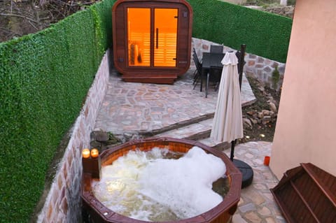 Patio, Natural landscape, Winter, Hot Tub, Hot Tub, Sauna, Spa and wellness centre/facilities