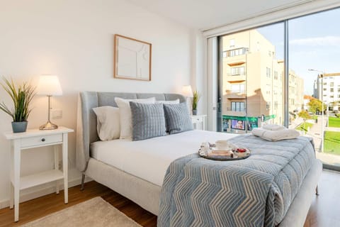 Bed, View (from property/room), Balcony/Terrace, Bedroom, towels