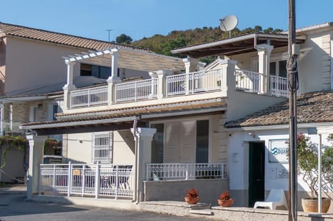 Property building, Balcony/Terrace