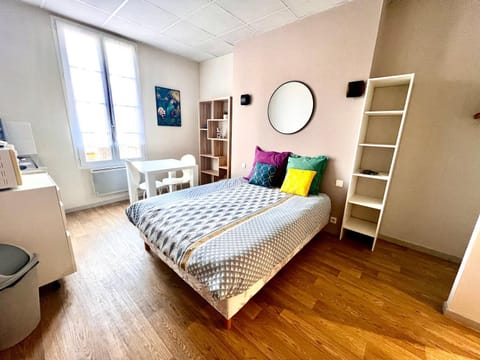 Bed, Bedroom