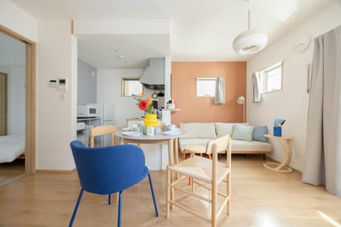 Living room, Dining area