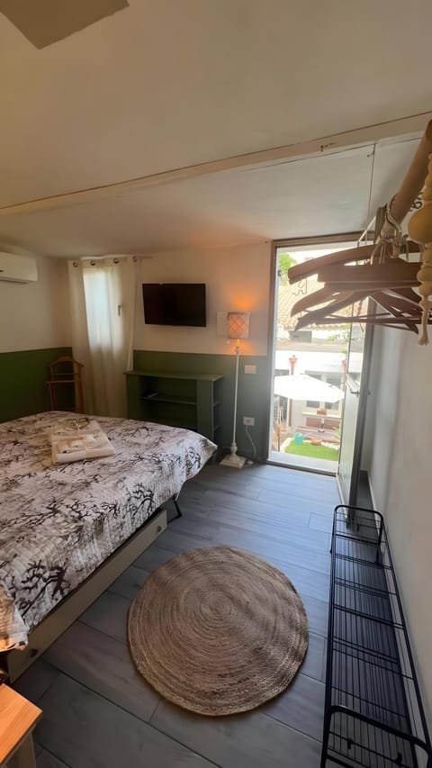 Property building, Living room, Bedroom